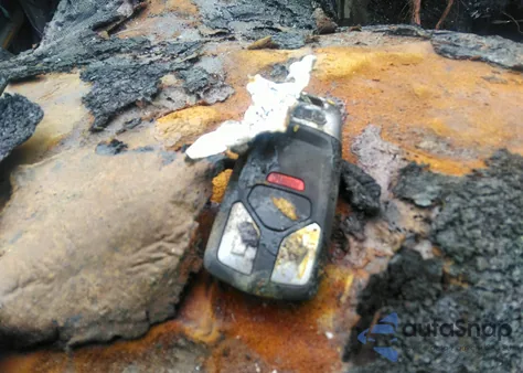 2017 Audi A4 2.0T Premium z USA, uszkodzony, nr VIN WAUANAF49HN008082